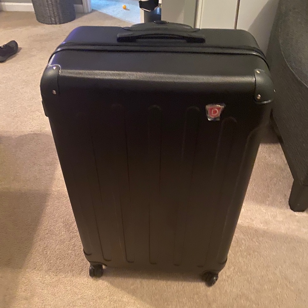 Dukap Suitcase